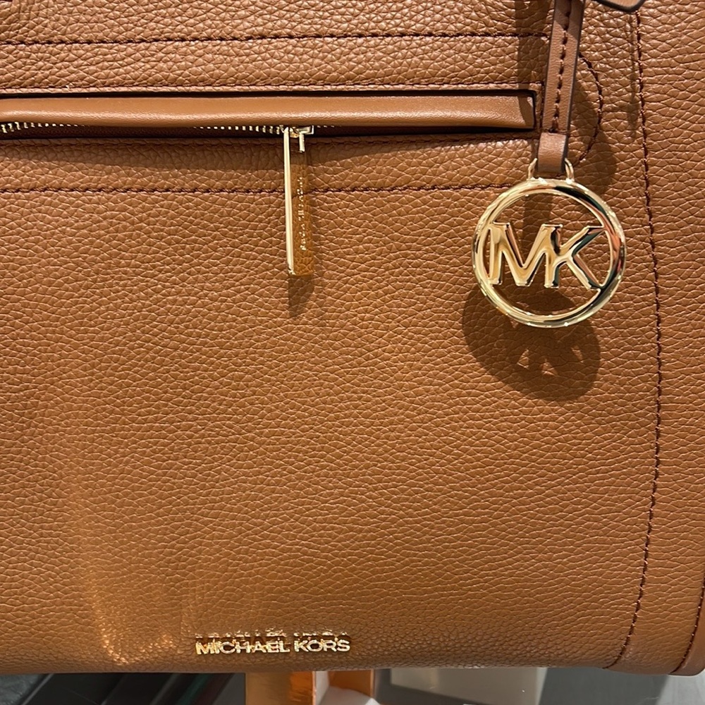 MICHAEL KORS CARINE LARGE FRONT ZIP POCKET SHOULDER TOTE BAG PURSE LUGGAGE NWT - Picture 3 of 16